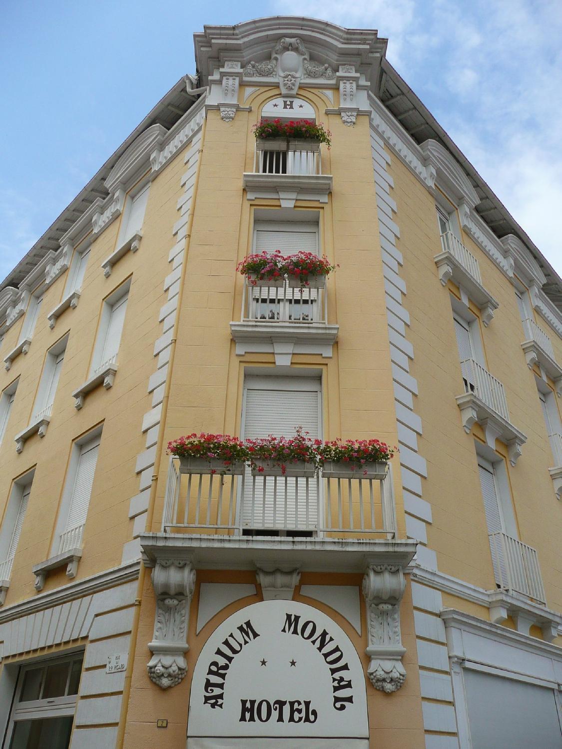 Hotel Atrium Lourdes Bagian luar foto