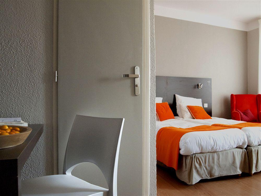 Hotel Atrium Lourdes Bagian luar foto