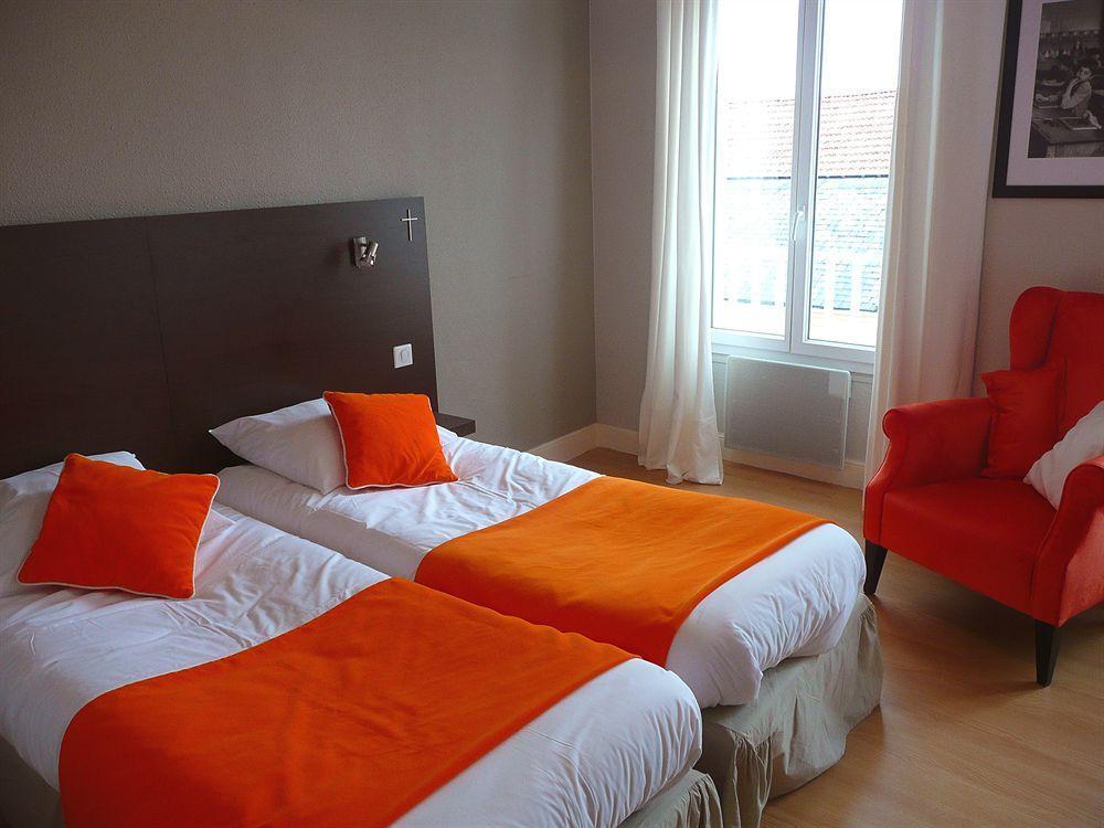 Hotel Atrium Lourdes Bagian luar foto