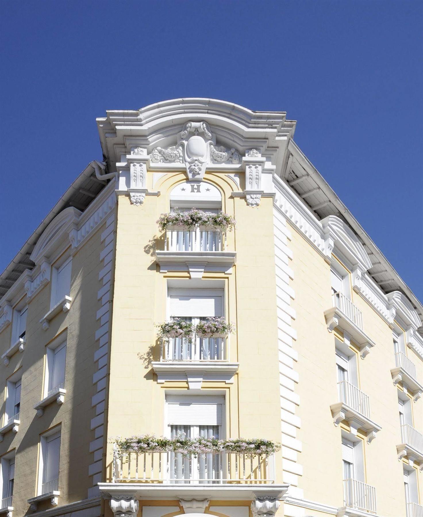 Hotel Atrium Lourdes Bagian luar foto