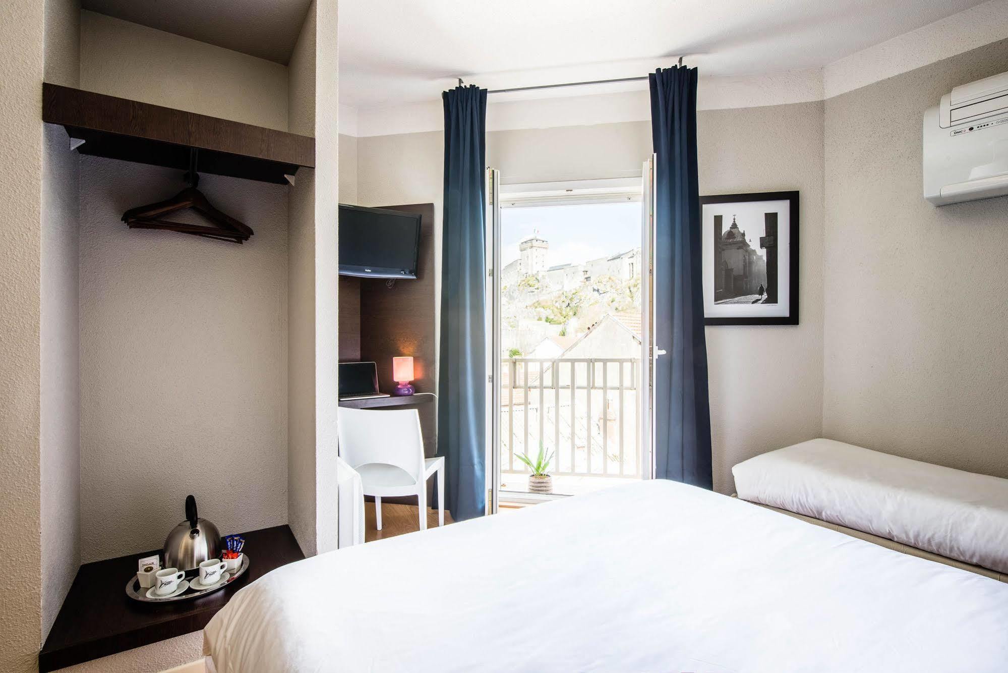 Hotel Atrium Lourdes Bagian luar foto