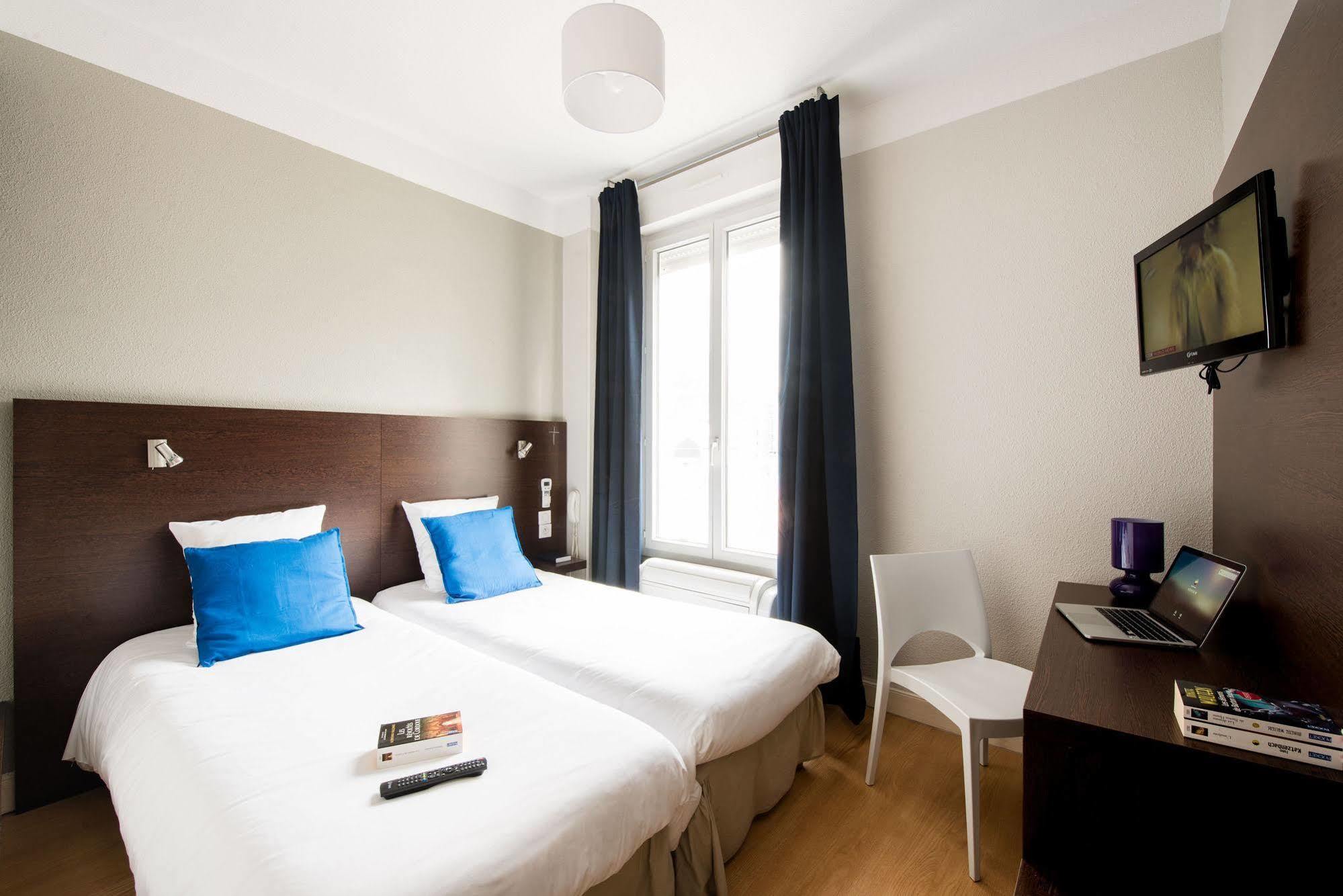 Hotel Atrium Lourdes Bagian luar foto